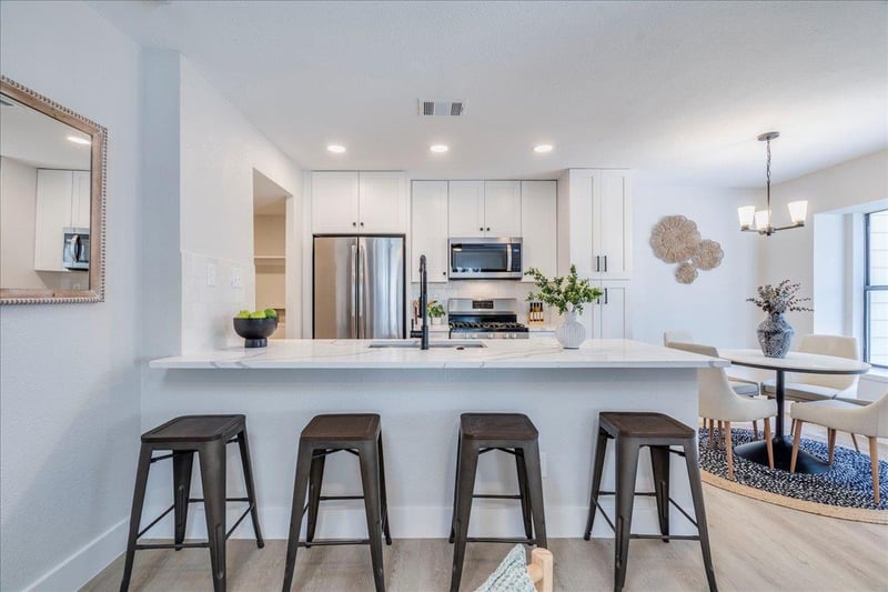 Virtual tour of 11301 JOLLYVILLE Rd Unit #F2