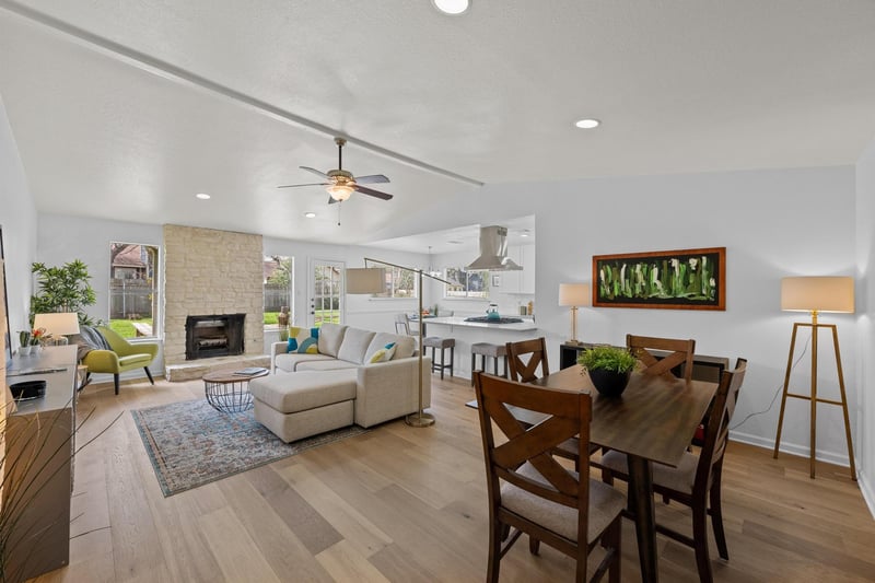 Virtual tour of 11305 Songbird Cv