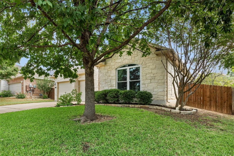 Virtual tour of 11321 Long Winter Dr