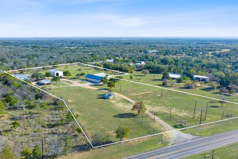 Virtual tour of 1133 FM 20