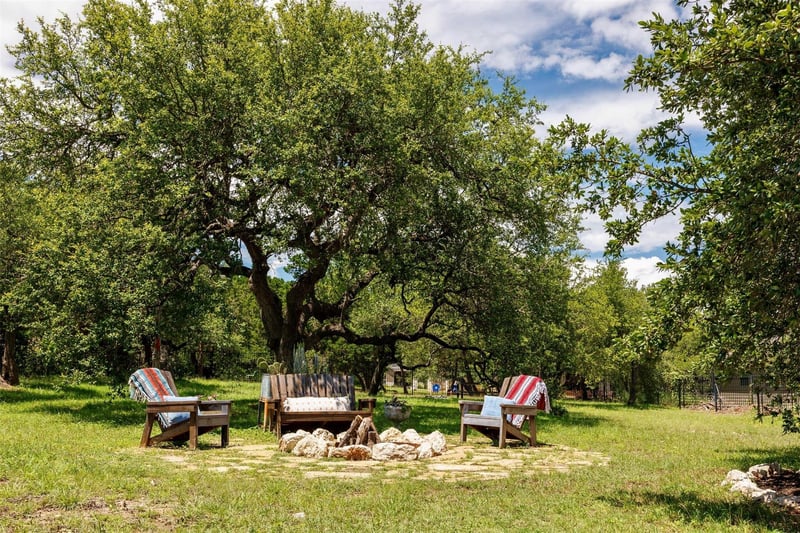 Virtual tour of 1135 Blue Ridge Dr.