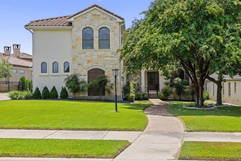 Virtual tour of 114 Golden Bear Dr