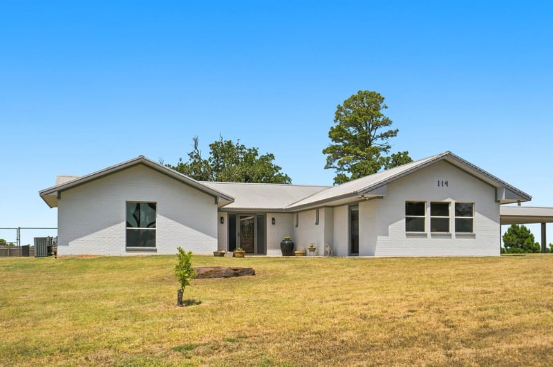 Virtual tour of 114 Pinedale Dr