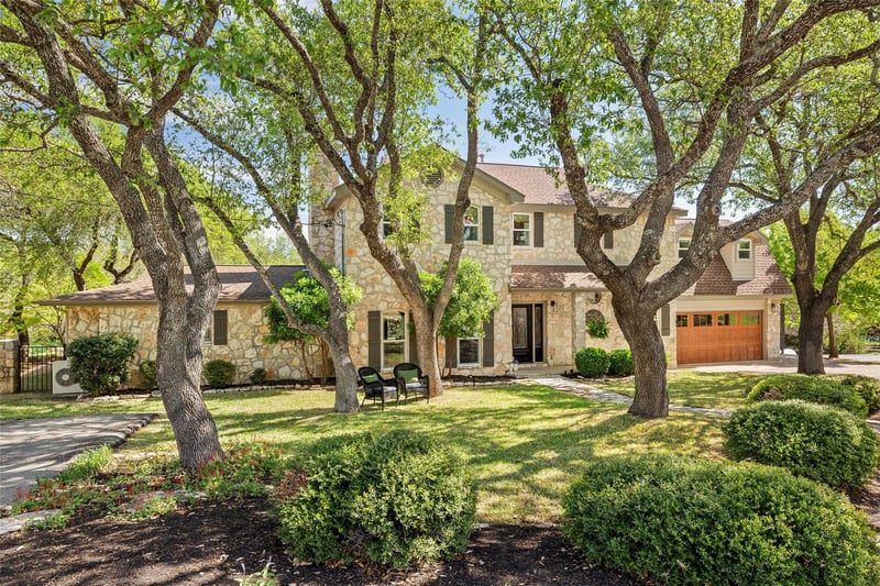 Virtual tour of 11404 Oak Branch DR