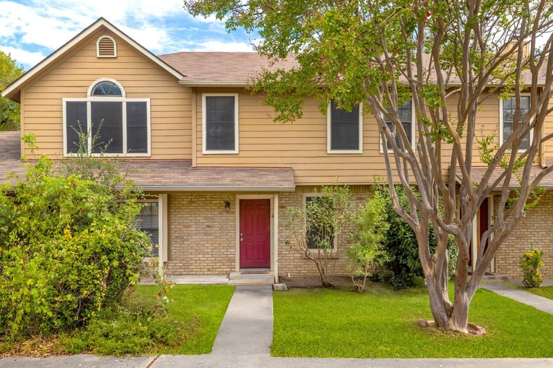 Virtual tour of 11404 Walnut Ridge DR Unit #4