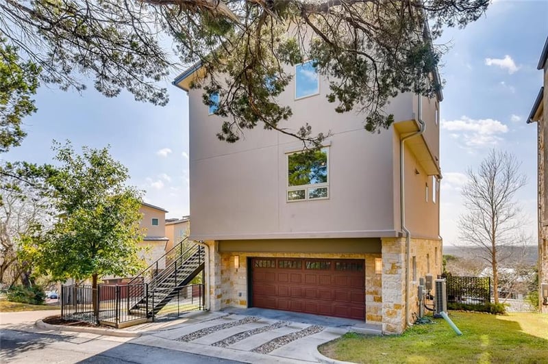 Virtual tour of 1142 Lost Creek BLVD Unit #9A