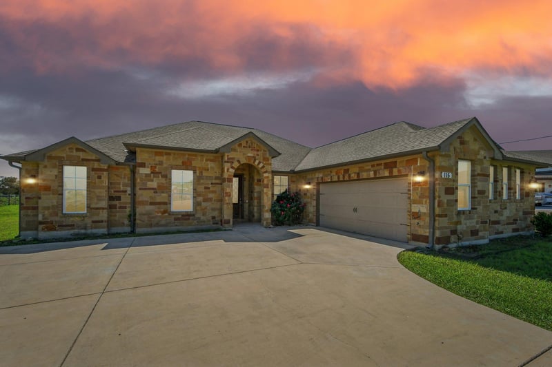 Virtual tour of 115 Nopal CT