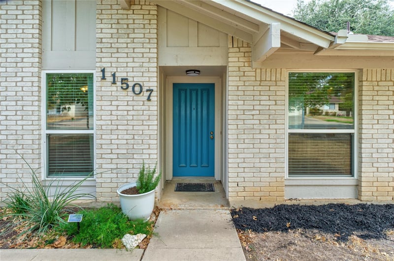 Virtual tour of 11507 Pyreneese Dr