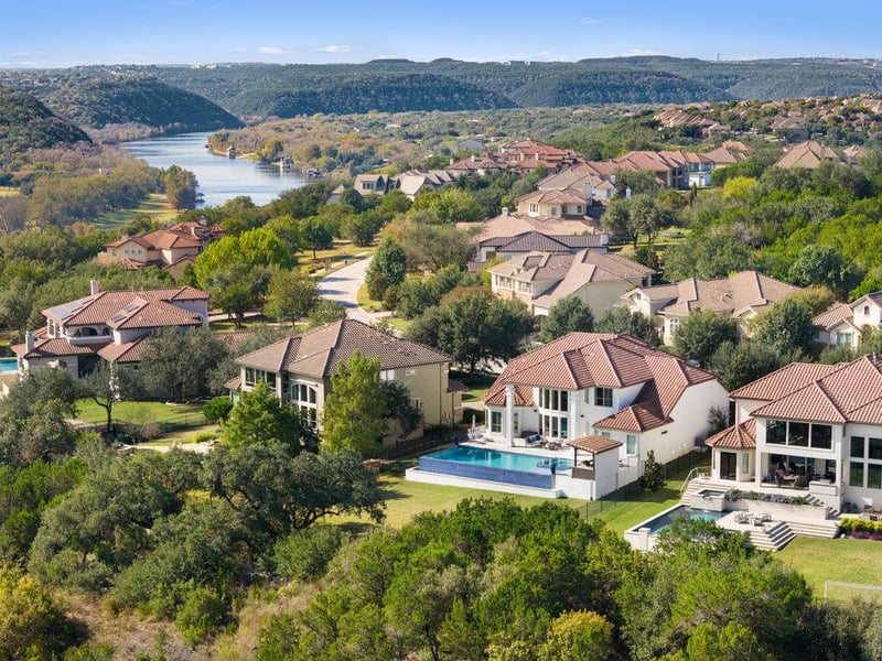 Virtual tour of 11507 Shoreview Overlook