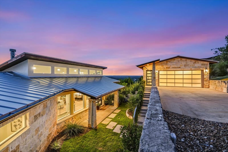 Virtual tour of 1151 Eagle Point DR