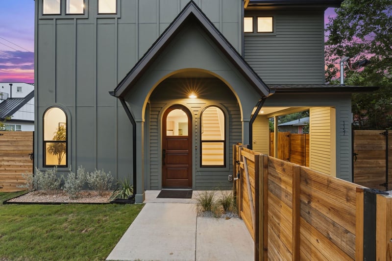Virtual tour of 1157 Nickols Ave