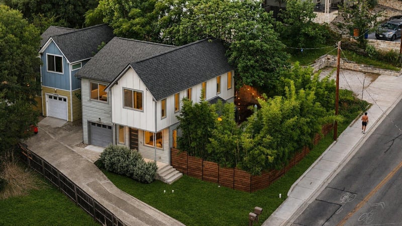 Virtual tour of 1158 Ridgeway DR Unit #A