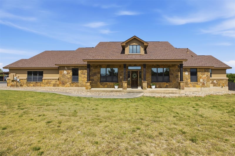 Virtual tour of 116 Sarahs LN