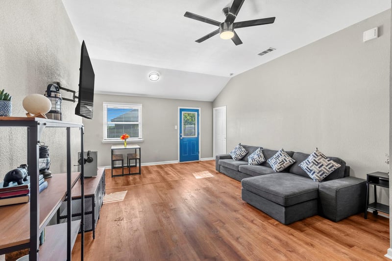 Virtual tour of 116 Soapstone Dr