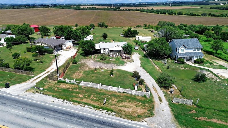 Virtual tour of 11615 N State Highway 123
