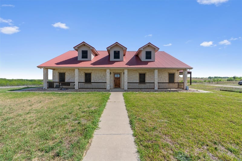 Virtual tour of 1167 County Road 427