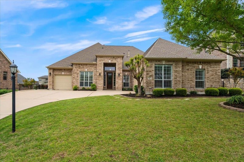 Virtual tour of 117 Whitley DR