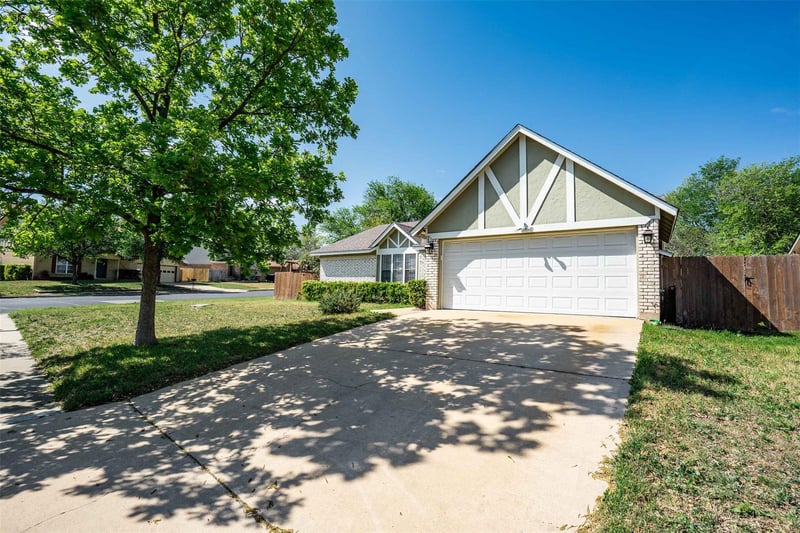 Virtual tour of 11700 Carshalton DR