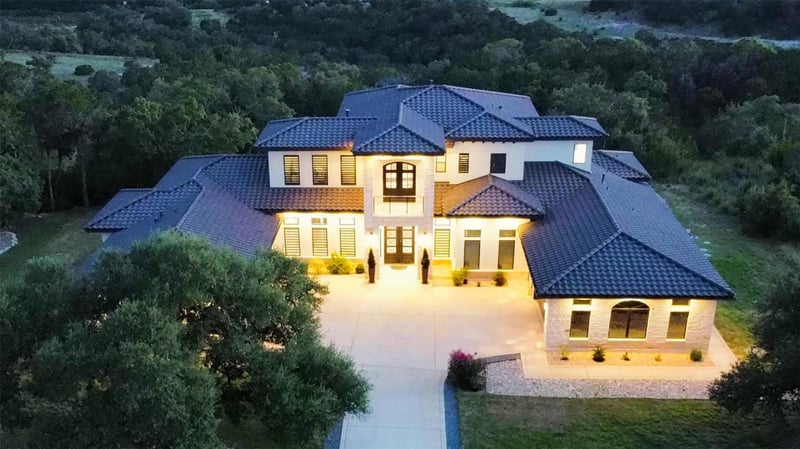 Virtual tour of 1178 Mystic PKWY