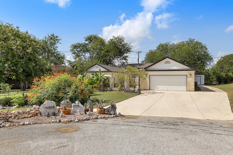 Virtual tour of 11808 Arnold LN