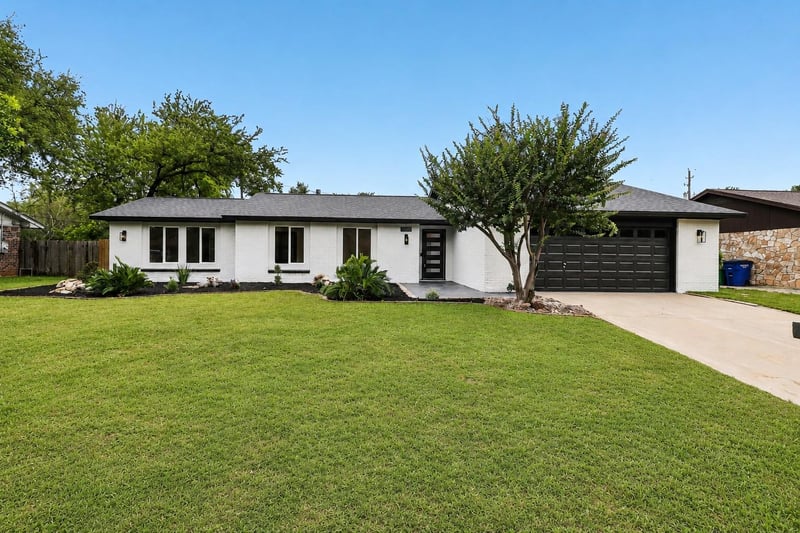 Virtual tour of 11809 Charing Cross RD