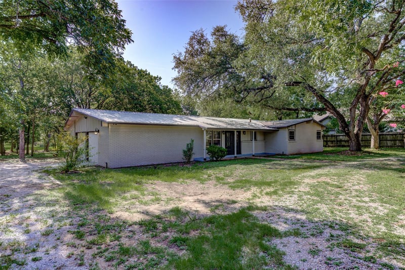 Virtual tour of 11811 Sleepy Hollow RD