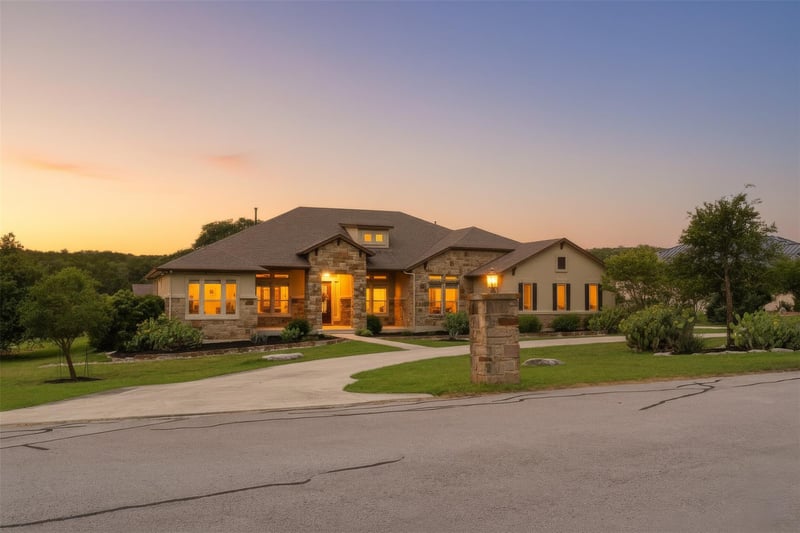 Virtual tour of 119 Hidden Canyon CV