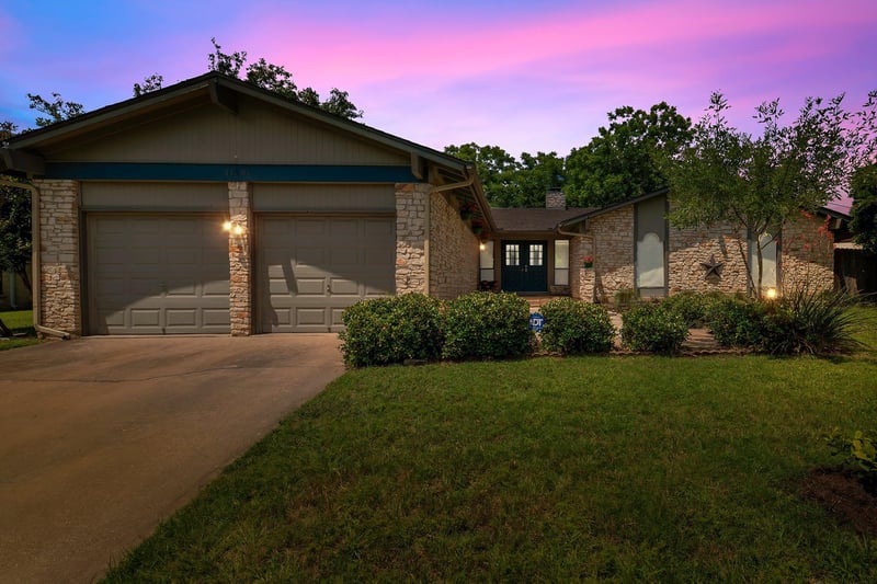 Virtual tour of 11906 River Oaks TRL