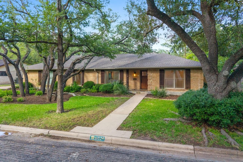 Virtual tour of 11924 Brookwood CIR