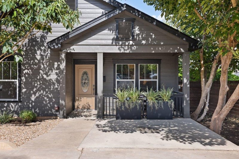 Virtual tour of 1197 Angelina ST