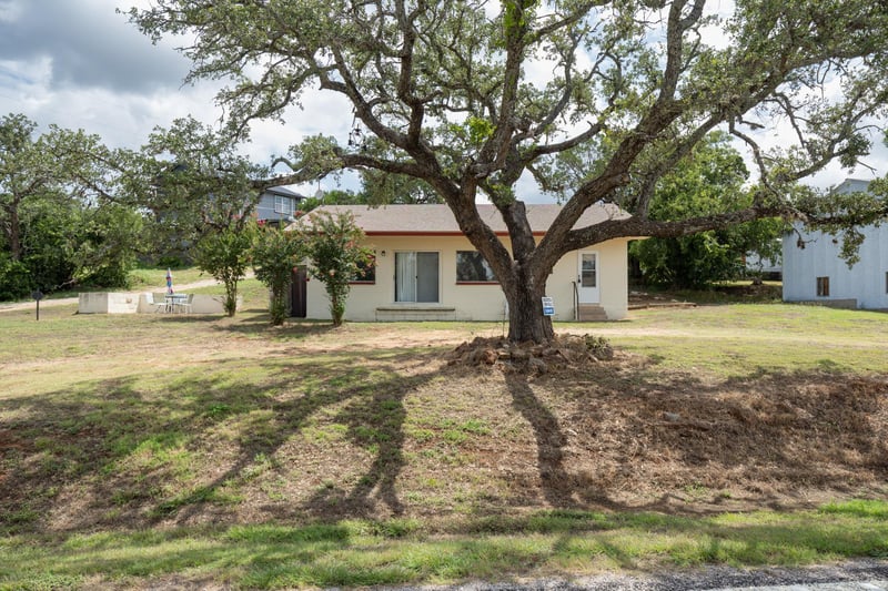 Virtual tour of 12001 Ranch Road 2341