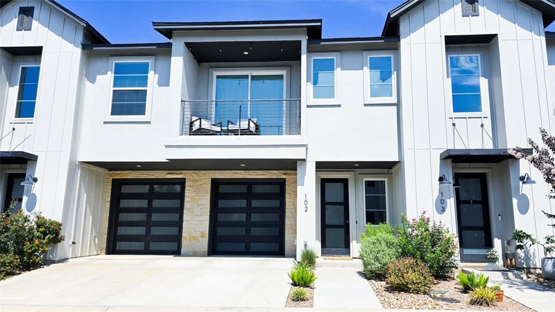 Virtual tour of 12001 Vista Parke Dr Unit #102