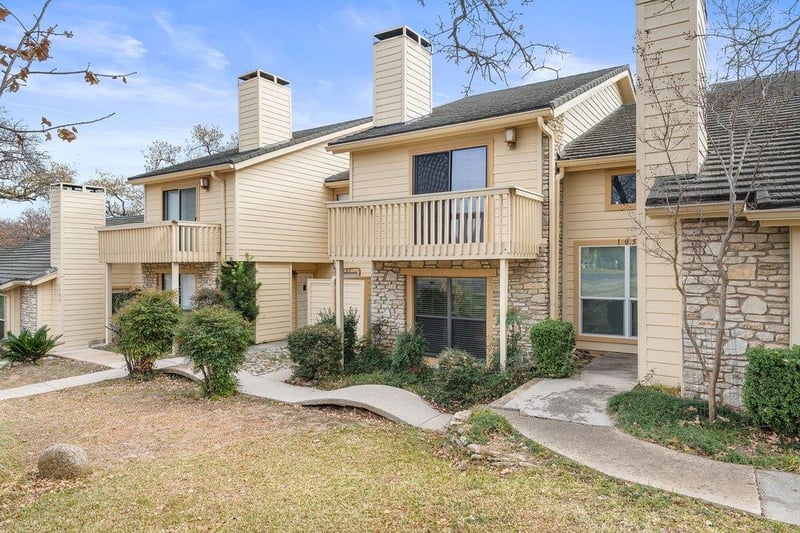 Virtual tour of 1201 Hi Stirrup Unit #104