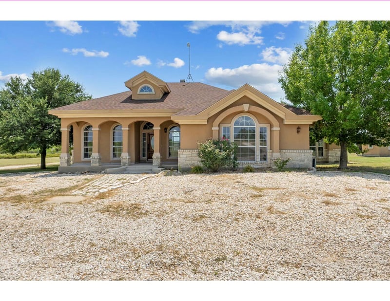 Virtual tour of 12015 Arnhamn Ln