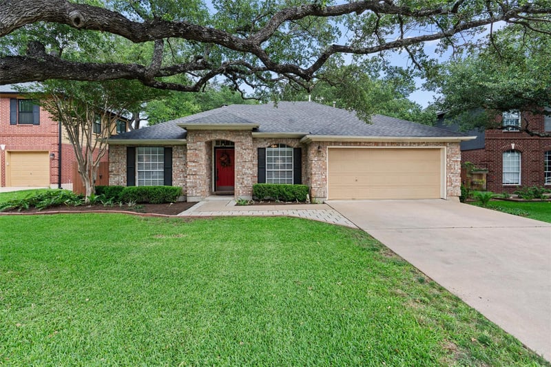 Virtual tour of 1202 Woodhollow CV