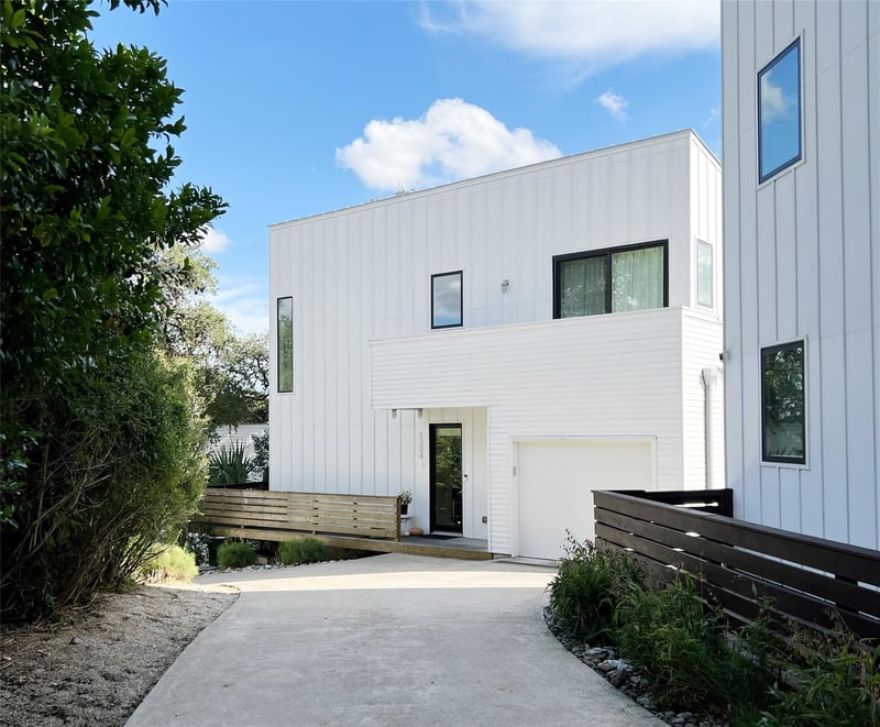 Virtual tour of 1204 Woodland Ave Unit #B