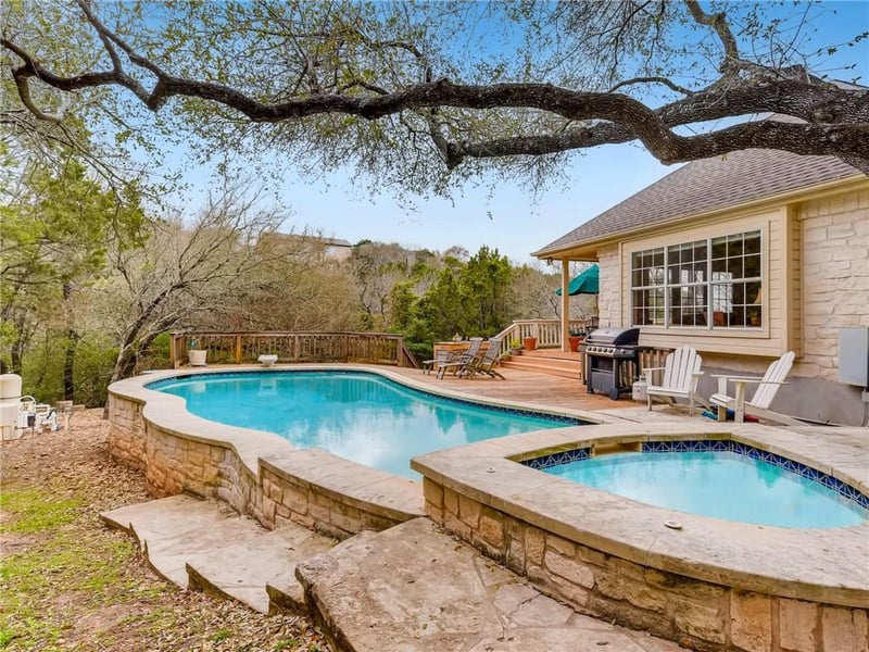 Virtual tour of 1205 Glenn CV