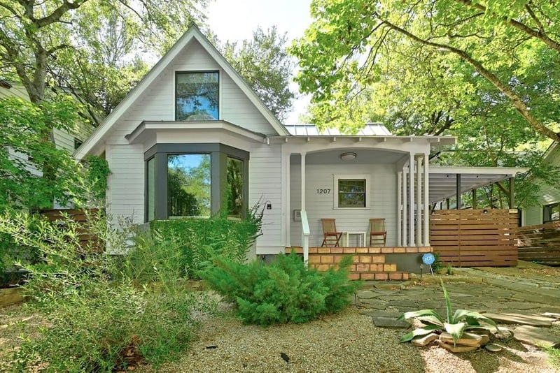 Virtual tour of 1207 Alta Vista Ave