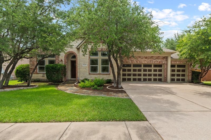 Virtual tour of 1207 Quiet Creek DR
