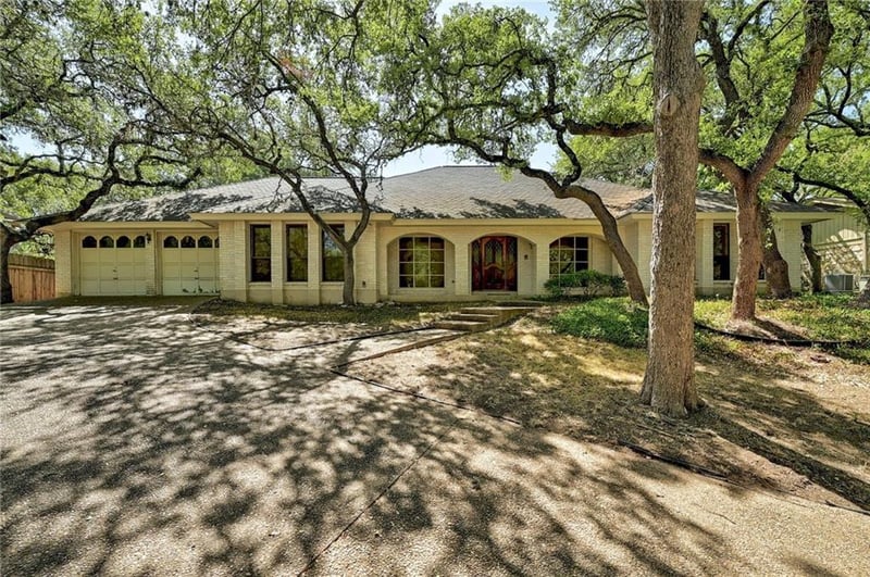 Virtual tour of 1207 Silver Hill DR