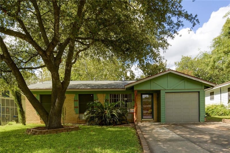 Virtual tour of 1208 Folts Ave
