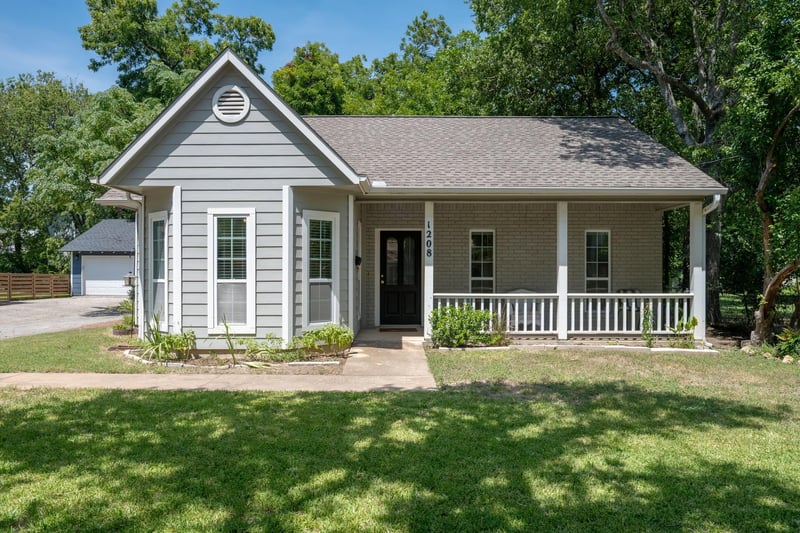 Virtual tour of 1208 S Church ST