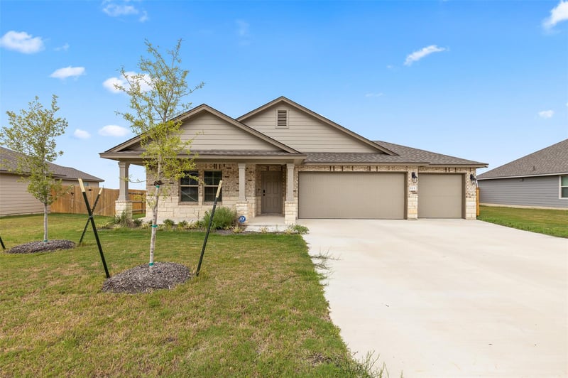 Virtual tour of 121 Ayla Marie DR