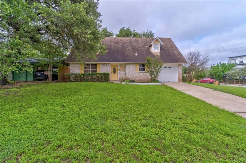 Virtual tour of 121 El Paso St