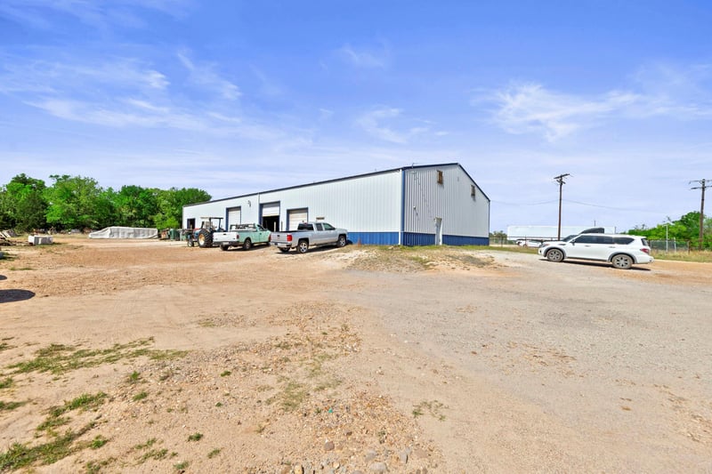 Virtual tour of 121 James Hoskins Ln