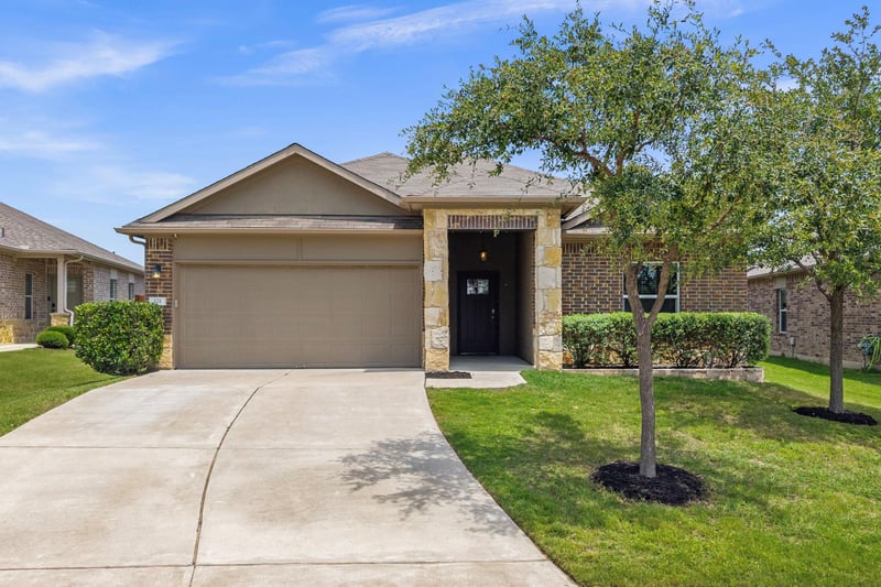 Virtual tour of 121 Shiner LN