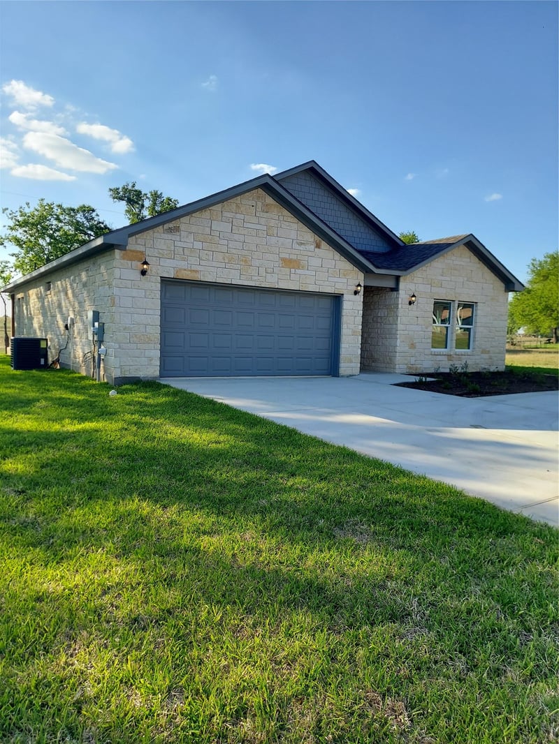 Virtual tour of 121 Spanish Oak Trl