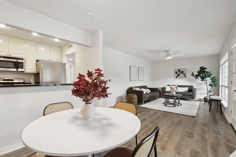 Virtual tour of 1210 Windsor Rd Unit #219