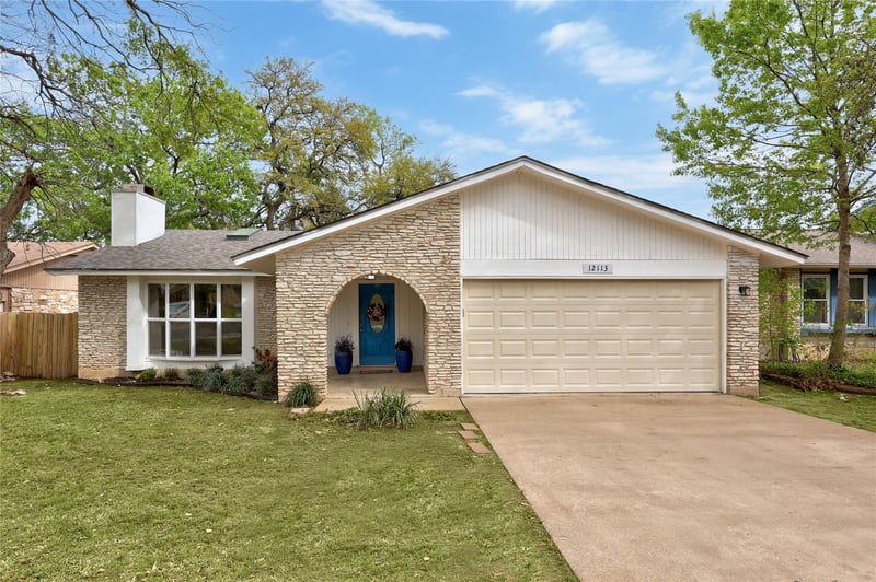 Virtual tour of 12113 Grey Rock LN