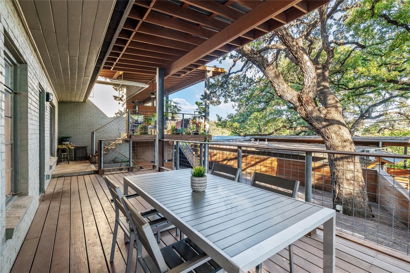 Virtual tour of 1212 Castle Hill ST Unit #14